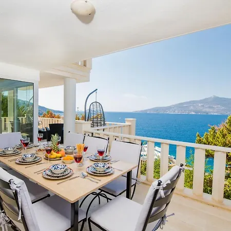 Seaside 4*